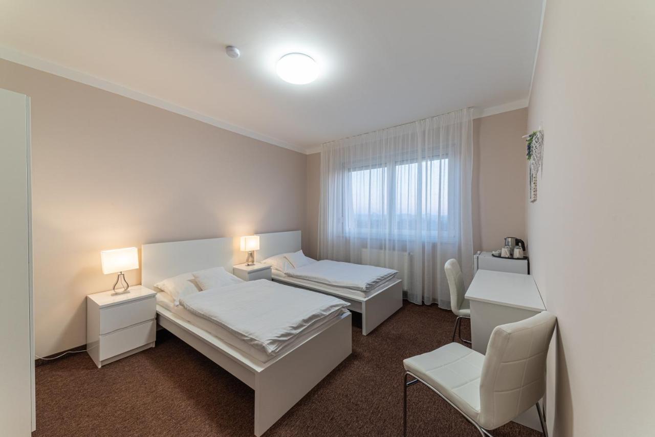 Penzion Lomská Vyhlídka Lom u Mostu Esterno foto